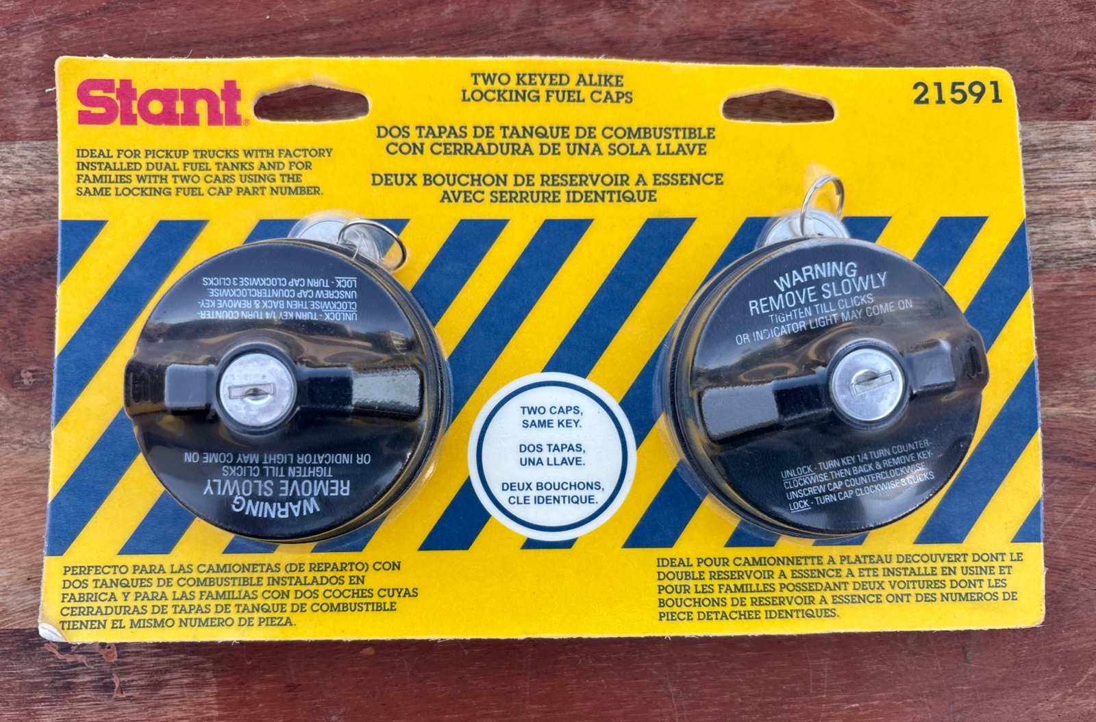 ( Lot Of 2) Brand New Stant 21591 Locking Fuel Caps