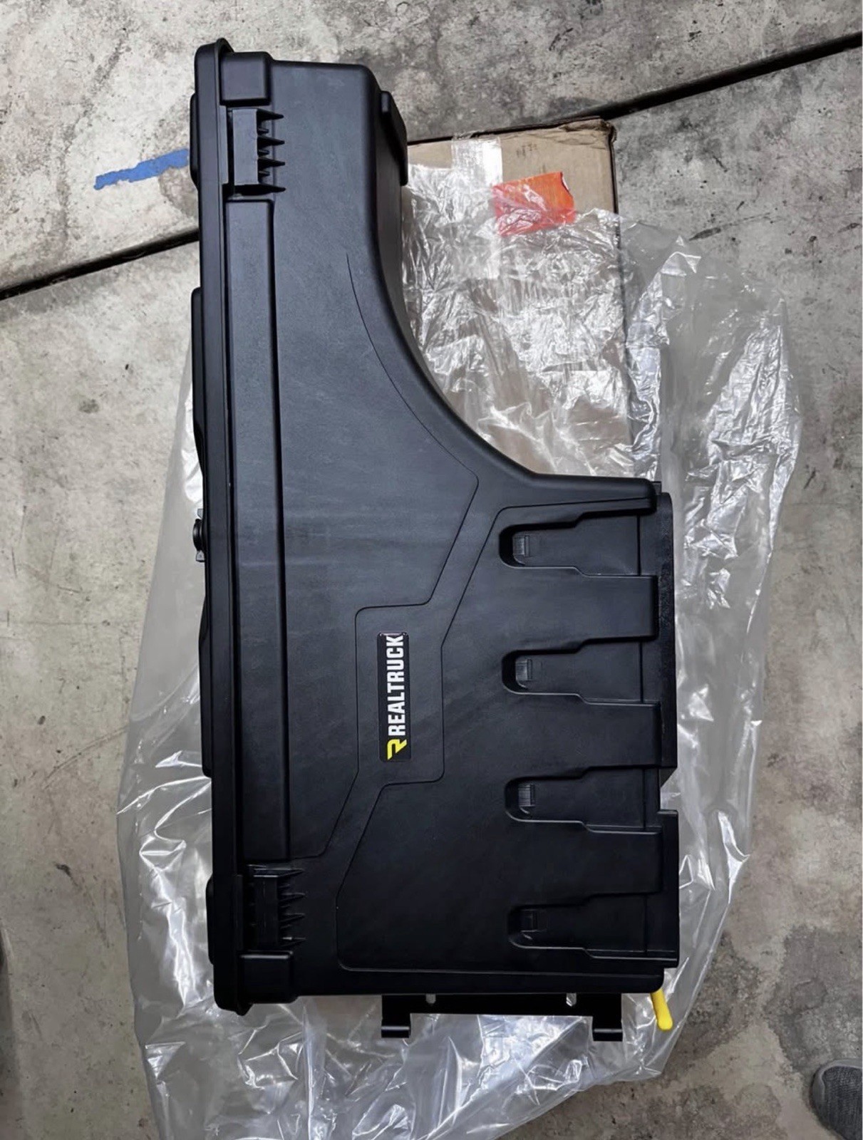 RealTruck UnderCover SwingCase Truck Bed Toolbox Right Side Ford F-250 F-350