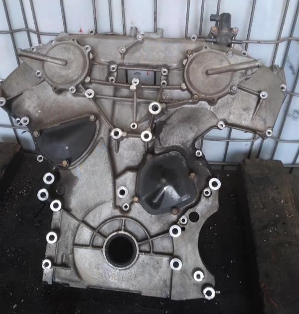 2005-2008 Nissan Frontier 4.0L V6 Engine Rear Inner Timing Chain Cover Plate OEM