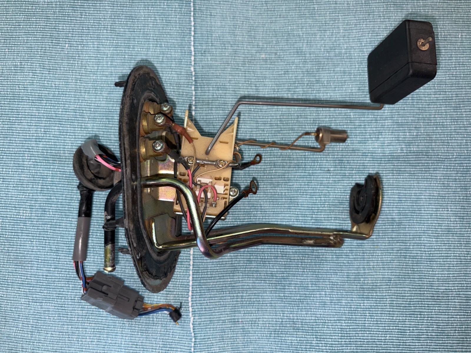 90-93 Toyota Celica Fuel Tank Sending Unit Bracket Float ST180 ST184 83320-80140