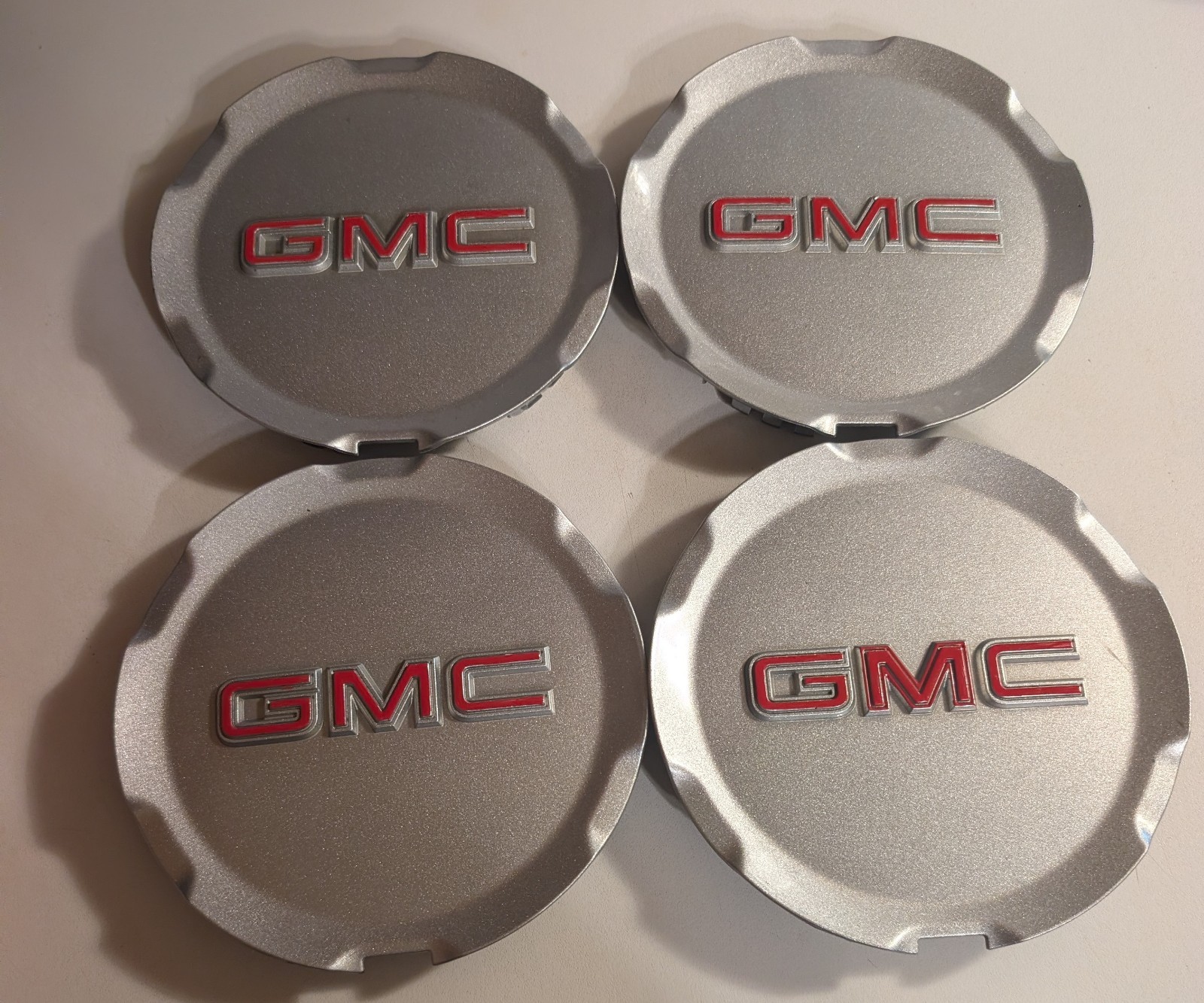 OEM 🔥(4) 2010 - 2015 GENUINE GMC Terrain Center Caps P/N 9597973 Silver