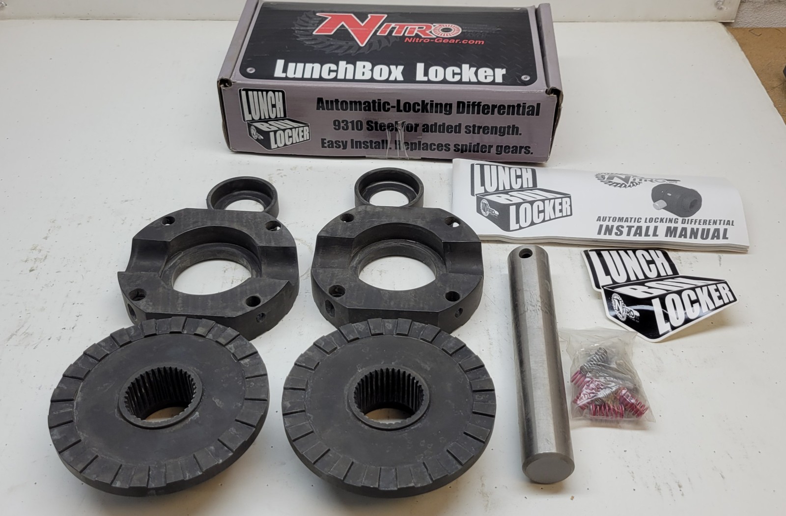 Nitro Gear & Axle Dana 70 Lunchbox Locker, 35-spline Nitro Gear & Axle Dana 70 Lunchbox Locker, 35-spline
