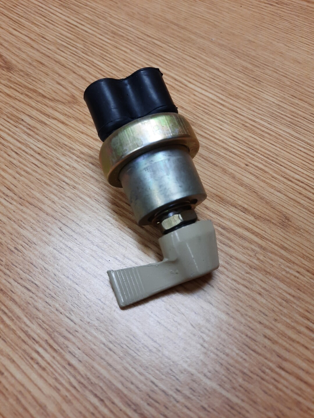 IGNITION SWITCH WITH LEVER M809 M939 M813 M818 M923 IGNITION SWITCH WITH LEVER M809 M939 M813 M818 M923
