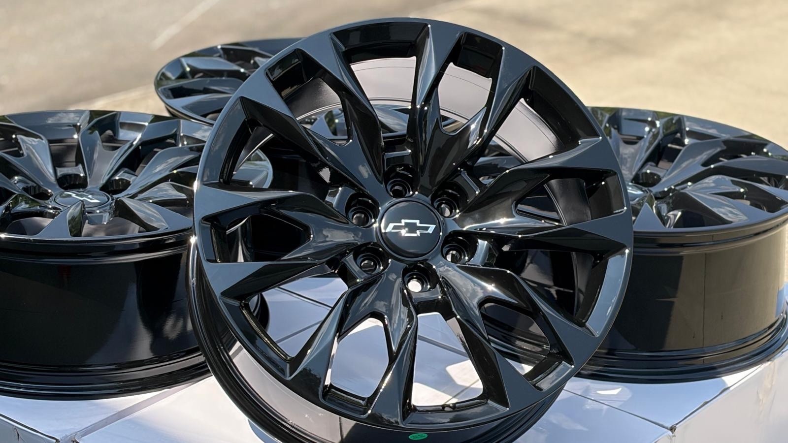 22” Set Of 4 New OE Wheels Gloss Black fits Chevrolet Silverado 1500 Tahoe 6x5.5