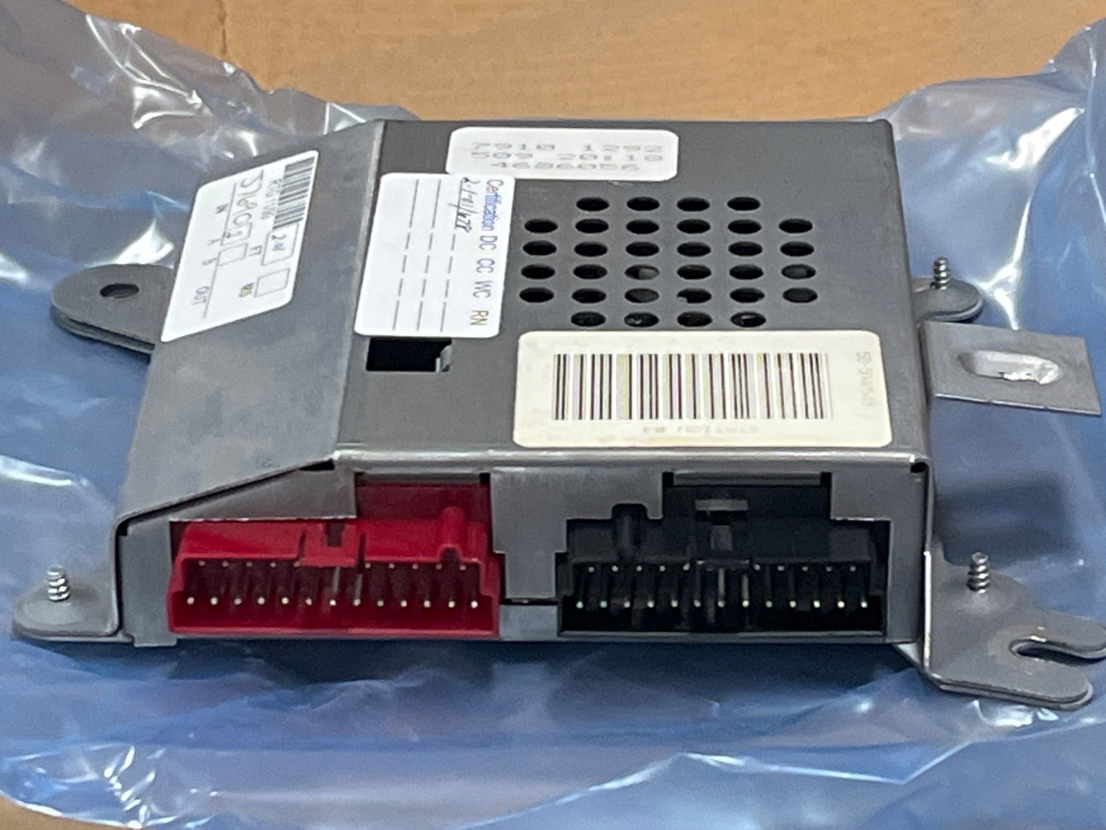BCM Dodge Chrysler 1992 Imperial New Yorker Body Control Module 4686056 BCM Dodge Chrysler 1992 Imperial New Yorker Body Control Module 4686056