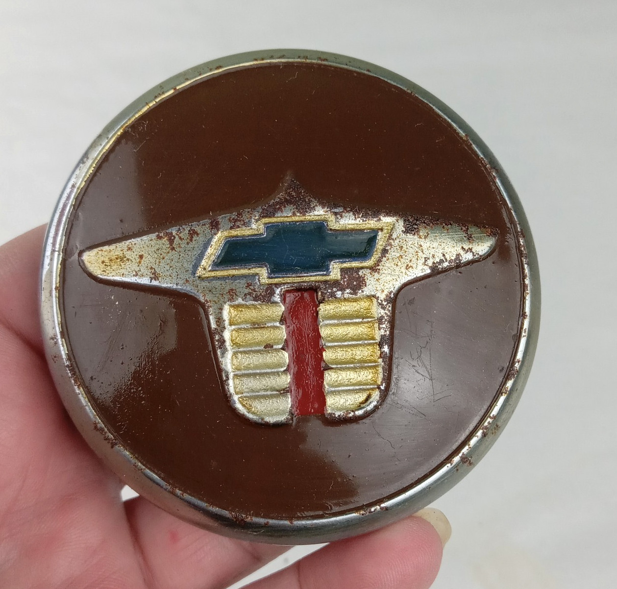 OEM Original 1940's 1942 Chevy Chevrolet Suburban Steering Wheel Horn Button Cap