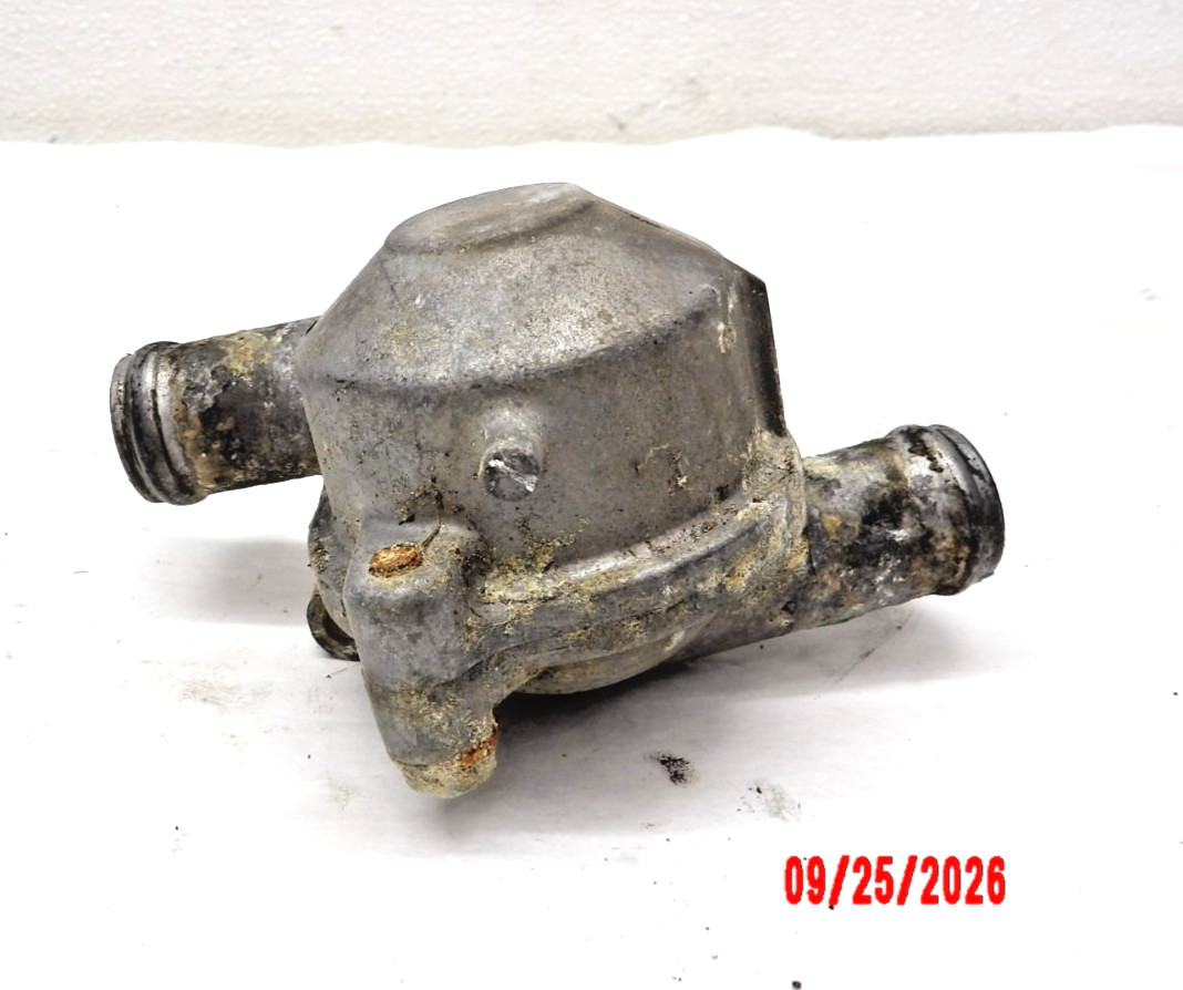 1985 85 Honda Magna VF 700  V45 thermostat housing