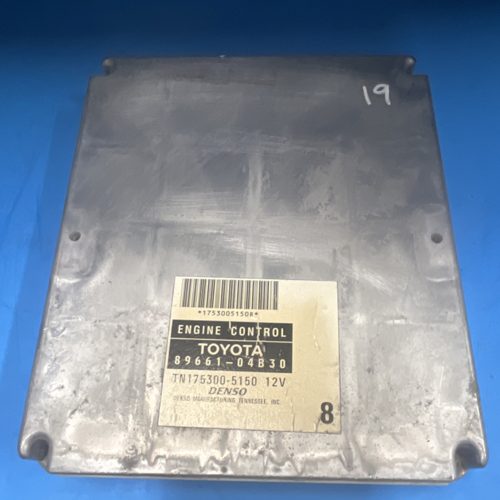 2001 TOYOTA PRERUNNER CONTROL MODULE 89661-04B30