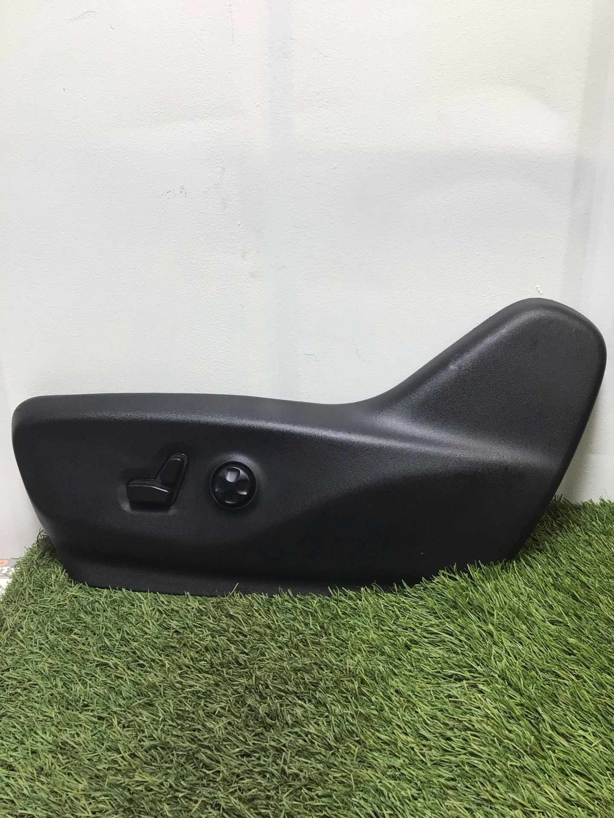 ✅ 2022 CHRYSLER PACIFICA Driver Seat Side Shield Assembly OEM