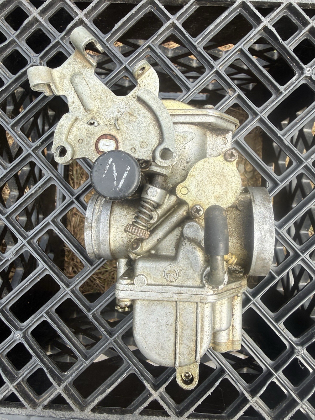 Yamaha TTR250 OEM carburetor Yamaha TTR250 OEM carburetor