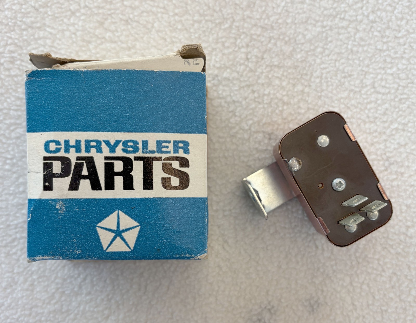 NOS MoPar 1970 E Body Headlamp Wrning Buzzer & Bracket AAR Cuda T/A Challenger NOS MoPar 1970 E Body Headlamp Wrning Buzzer & Bracket AAR Cuda T/A Challenger