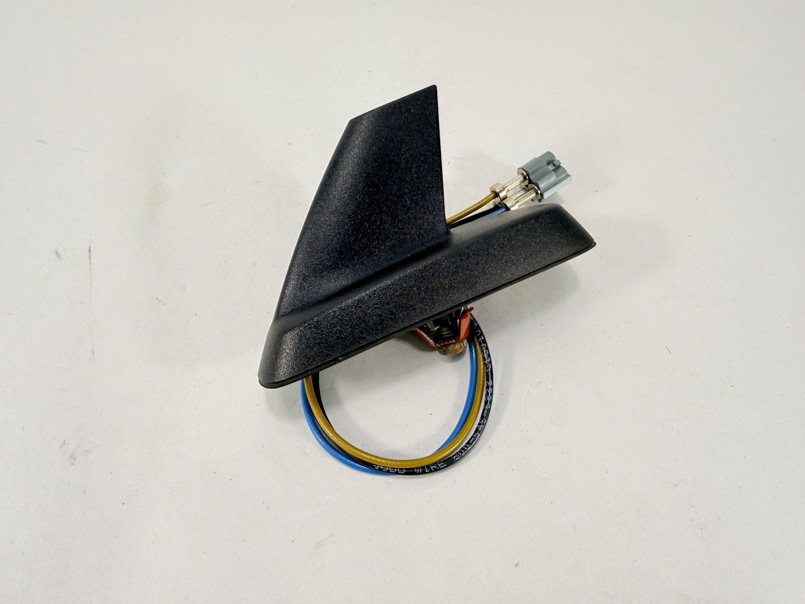 2007-2009 Silverado Suburban Tahoe Escalade Sierra Yukon Roof Antenna 25815079