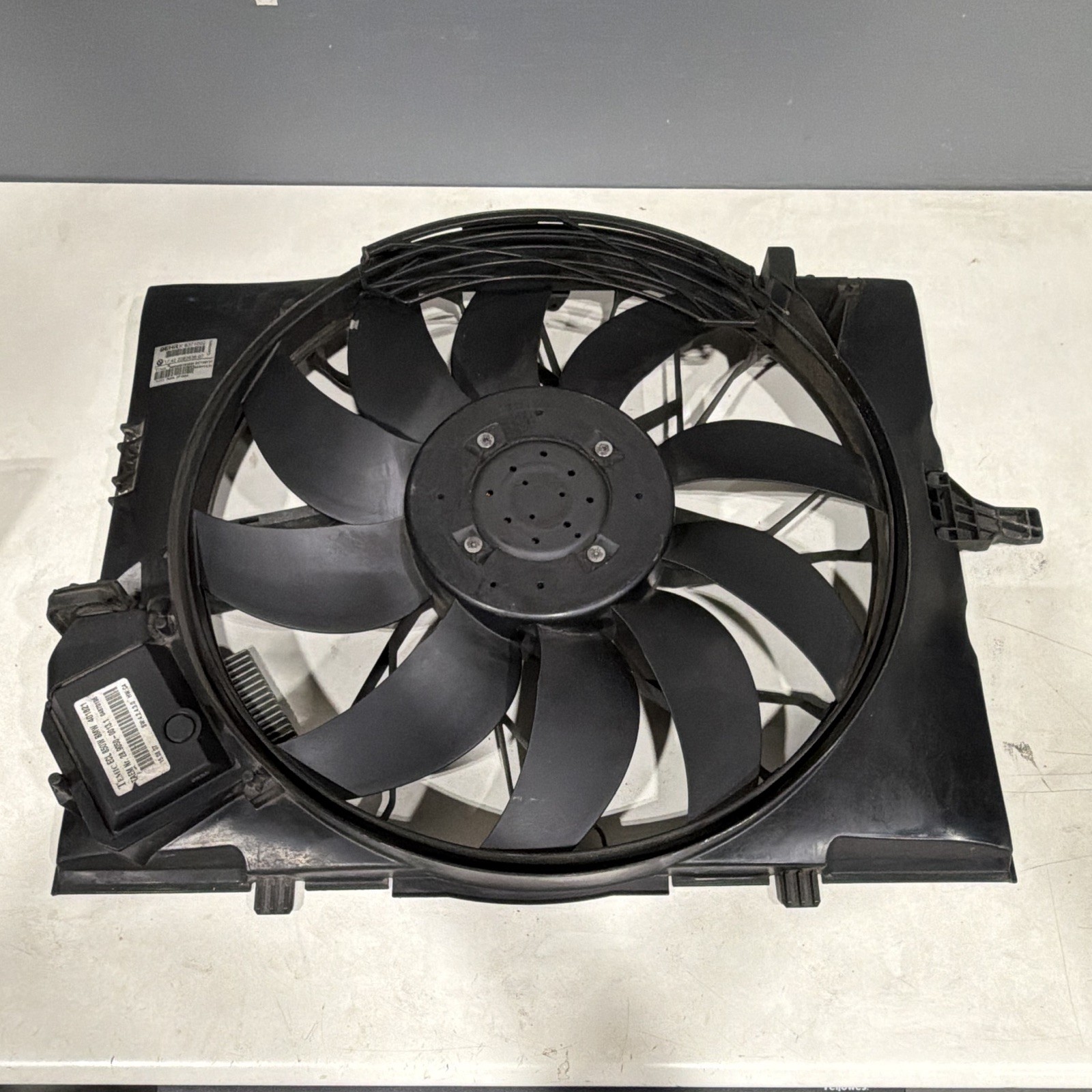 BMW M5 M6 Radiator Cooling Fan Assembly OEM E60 E61 E63 E64 2004-2010 BMW M5 M6 Radiator Cooling Fan Assembly OEM E60 E61 E63 E64 2004-2010