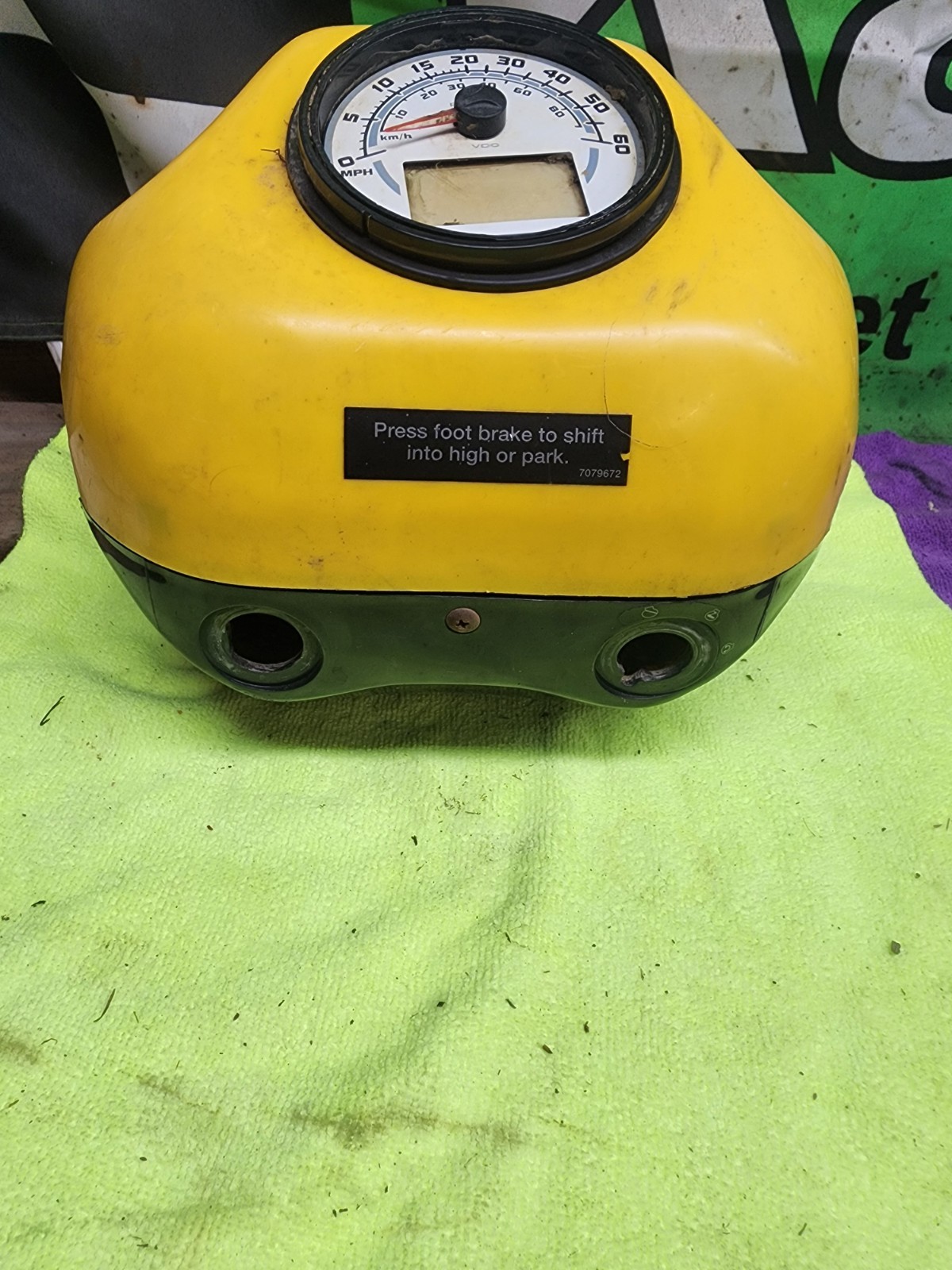 2002-2004 Polaris Sportsman 700 Headlight Pod w/Speedometer Not Tested 2002-2004 Polaris Sportsman 700 Headlight Pod w/Speedometer Not Tested