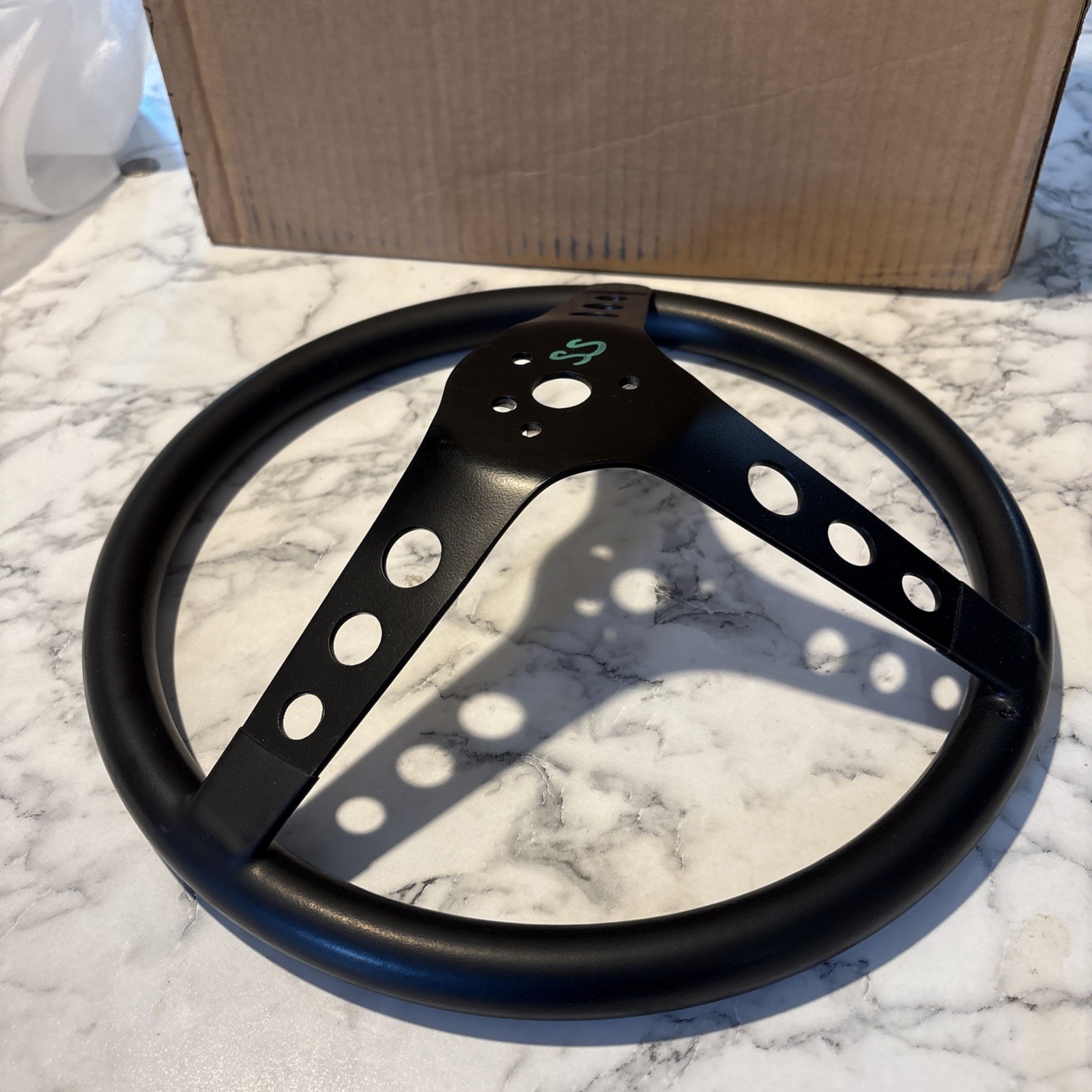 Grant 338 Classic Steering Wheel Grant 338 Classic Steering Wheel