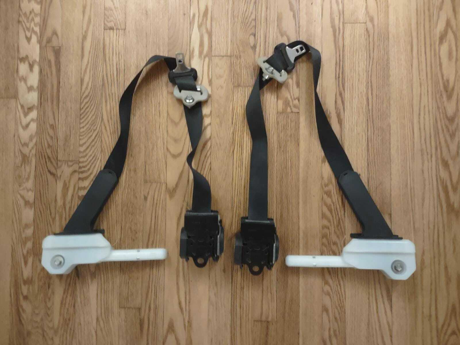 2008 - 2014 Nissan Rogue Front Left + Front Right Seat Belts PAIR Black OEM