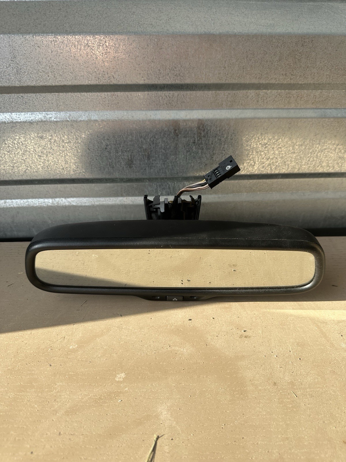 10-17 AUDI Q5 SQ5 A5 S5 A4 S4 INTERIOR REAR VIEW MIRROR AUTO DIM (Black) 10-17 AUDI Q5 SQ5 A5 S5 A4 S4 INTERIOR REAR VIEW MIRROR AUTO DIM (Black)