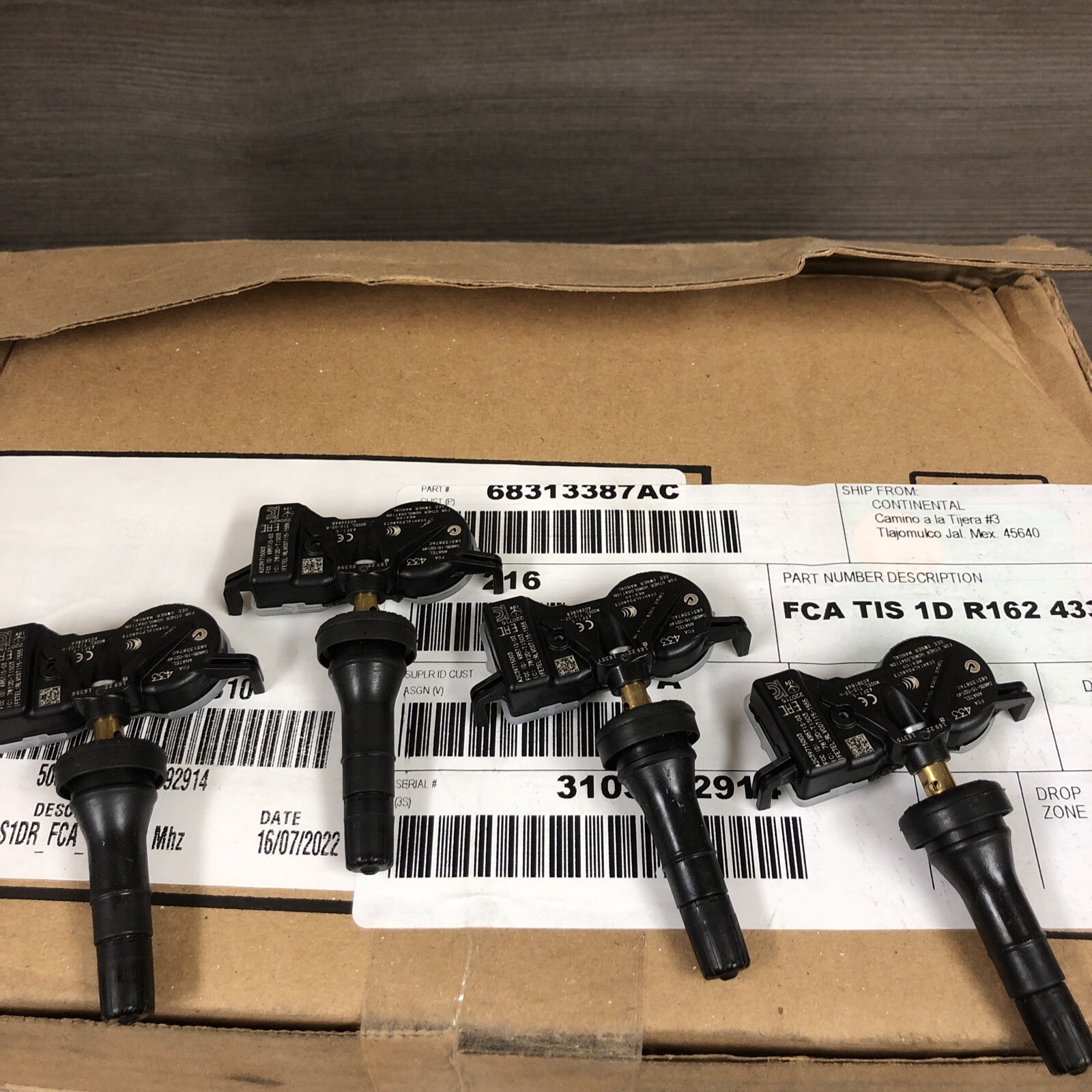 4 Pack OEM Continental Chrysler Dodge Jeep TPMS Tire Pressure Sensor 68313387AC 4 Pack OEM Continental Chrysler Dodge Jeep TPMS Tire Pressure Sensor 68313387AC