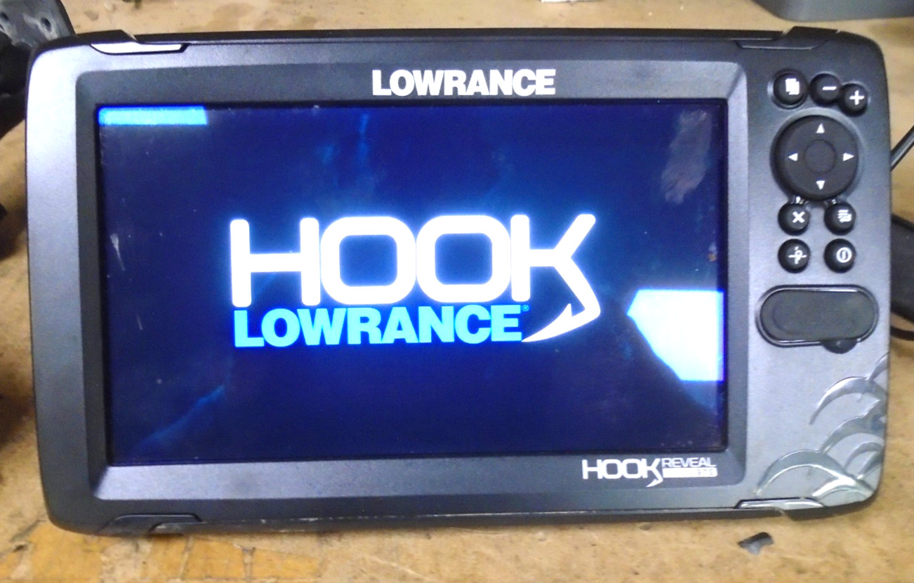 Used Lowrance HOOK Reveal 9TS Fish Finder w Transducer, Power Cable & Mount