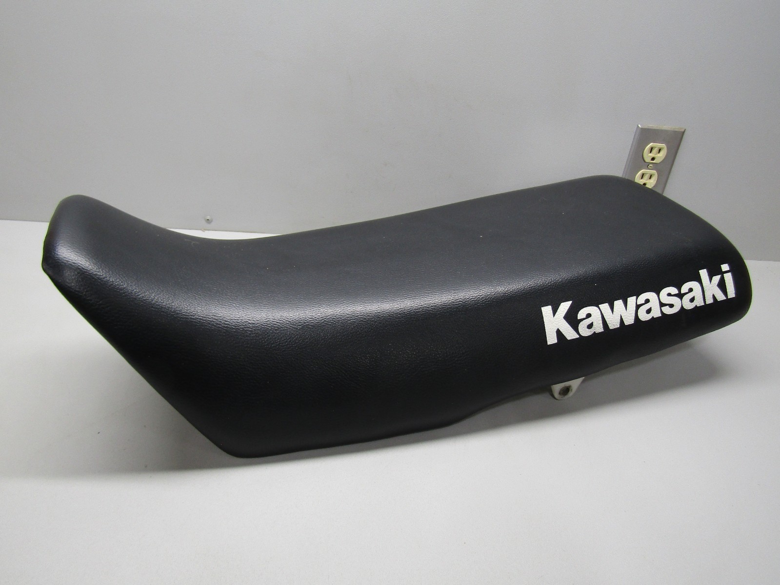 2001-2007 KAWASAKI KLR650 OEM SEAT SADDLE 53006-1062-MW