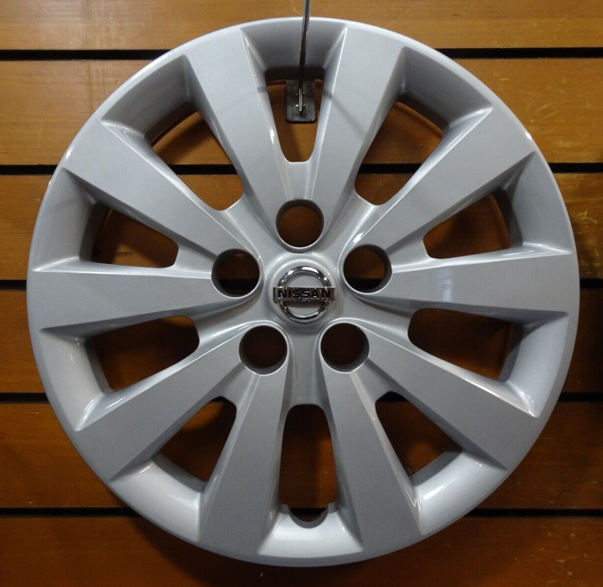 1 Used Nissan Sentra Leaf Hubcap Wheel Cover 2013 2014 2015 2016 16