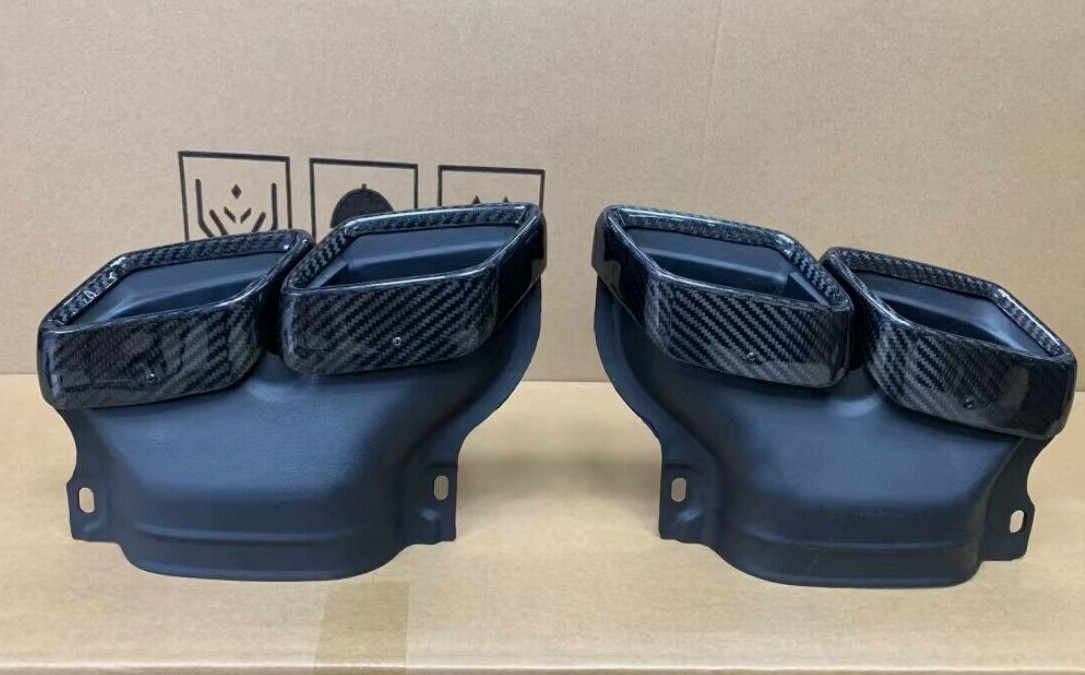 New Carbon Fiber Rear Exhaust Pipe/Muffler Tips For Mercedes Benz C63 E63 GT 63S
