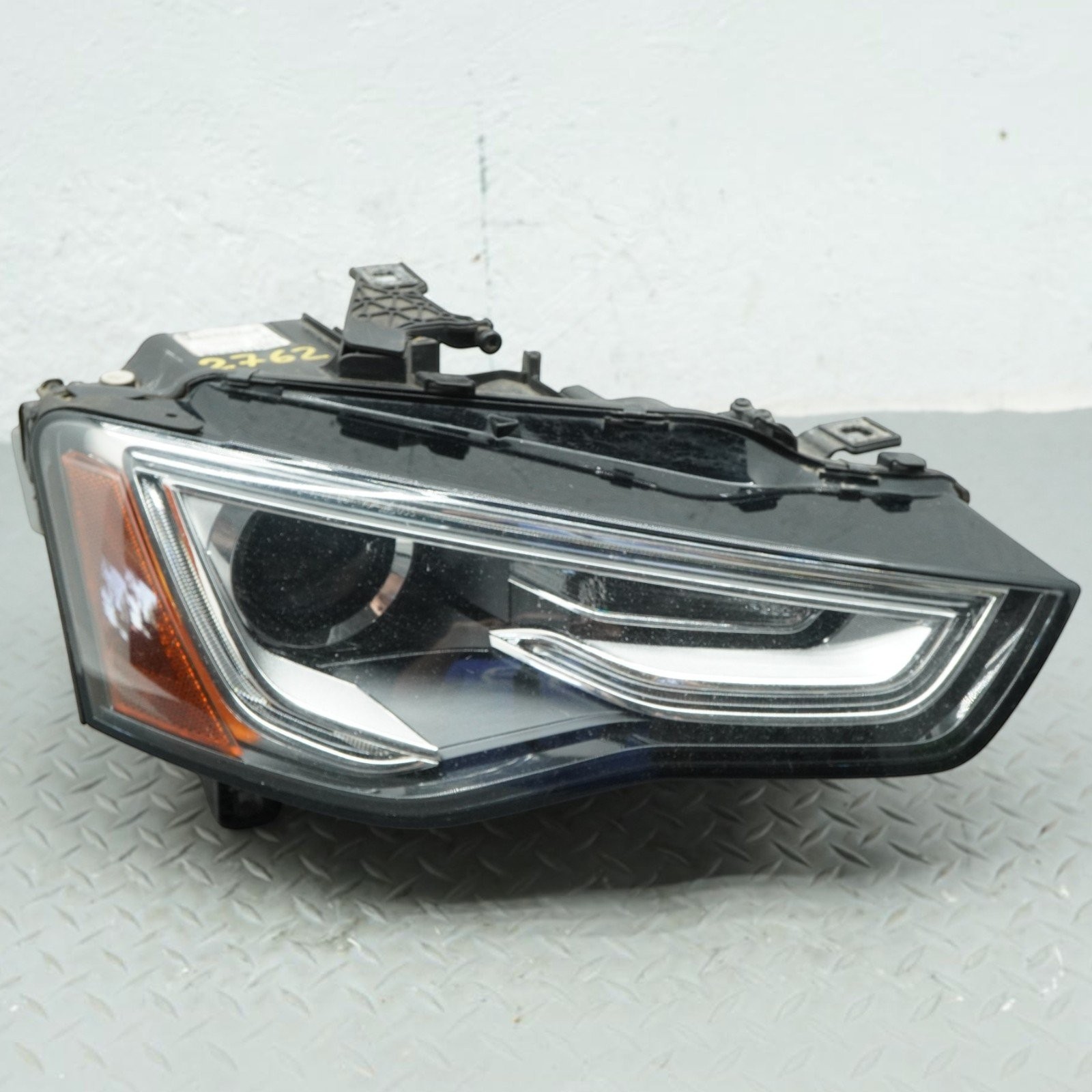 13-17 Audi S5 A5 8T Coupe RH Headlight lamp Xenon Self Adjusting 8T0941006E OEM