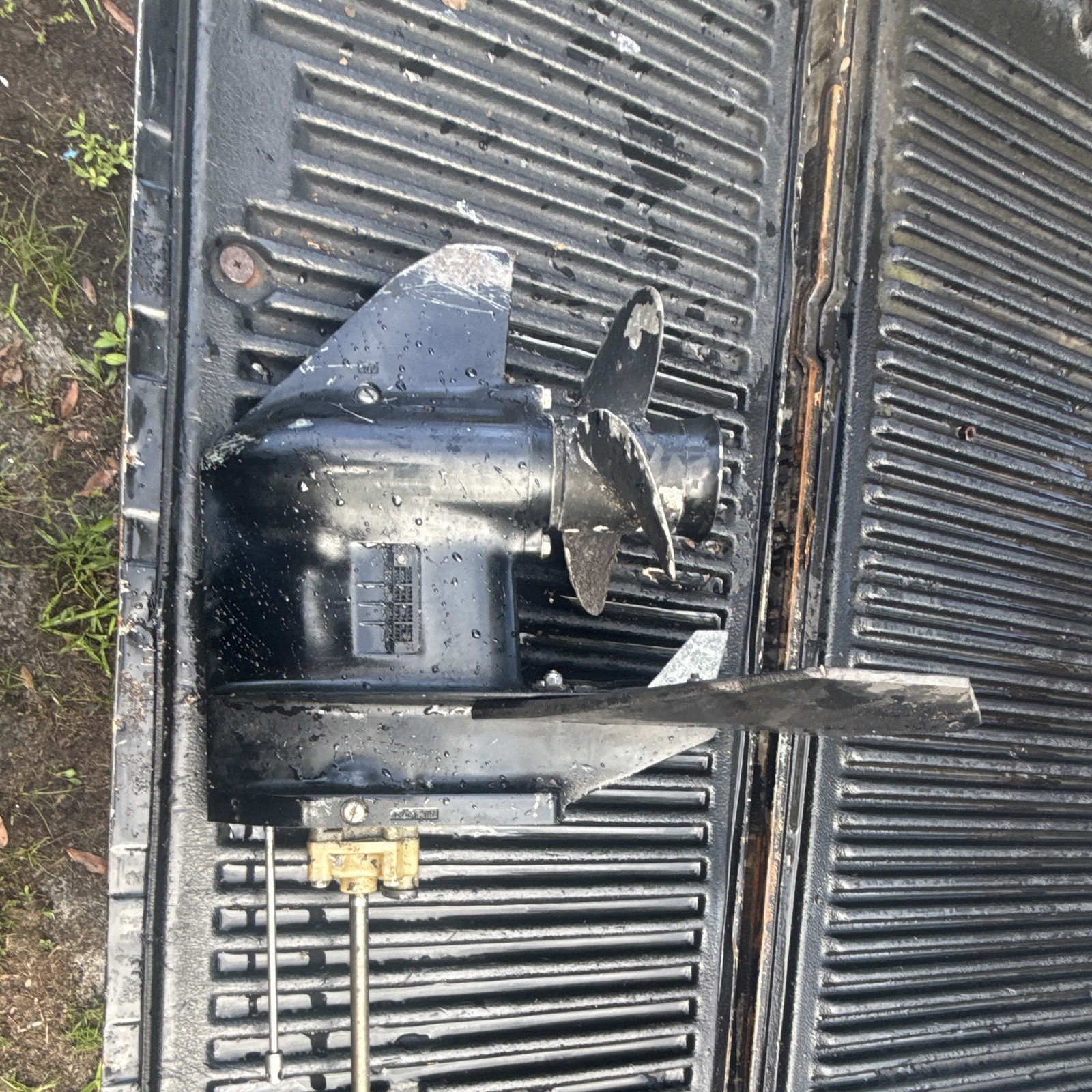 2006 25hp Mercury Lower Unit Long Shaft Outboard Engine 4 Stroke 2006 25hp Mercury Lower Unit Long Shaft Outboard Engine 4 Stroke