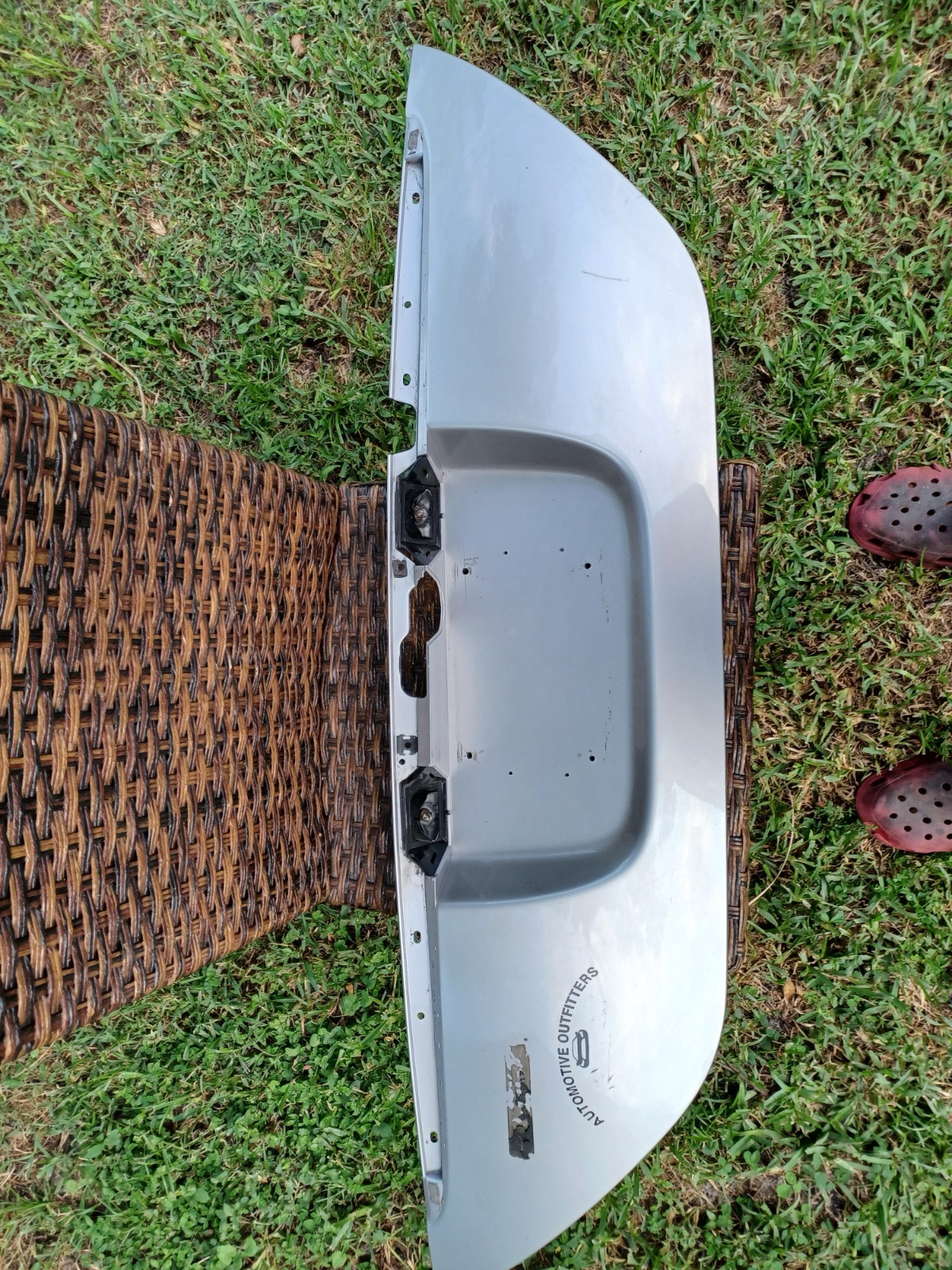 2004-2007 jaguar xj,xr,xj8 vdp. trunk deck lid.license plate moulding.