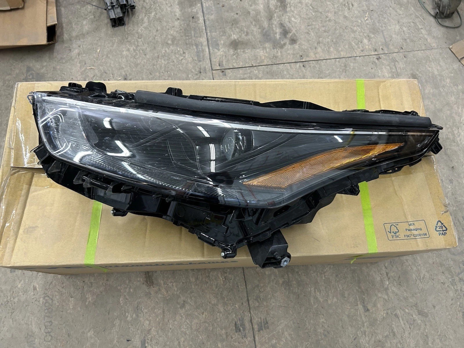 2022-2026 Toyota Highlander Left headlight OEM 81150-0E750 Repaired