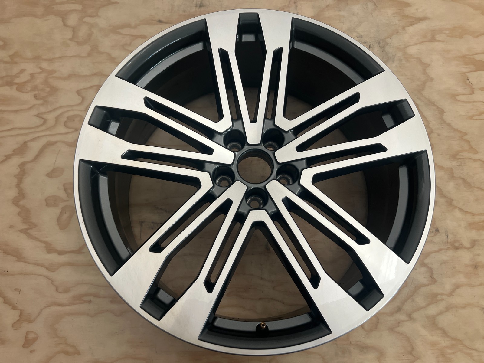 2018 - 2020 Audi SQ5 Q5 Wheel Rim 21x8.5