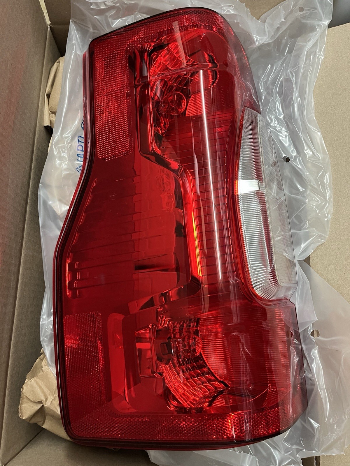 20 thru 22 Super Duty F-250 F-350 OEM Ford Tail Lamp Light Non-BLIS Passenger RH