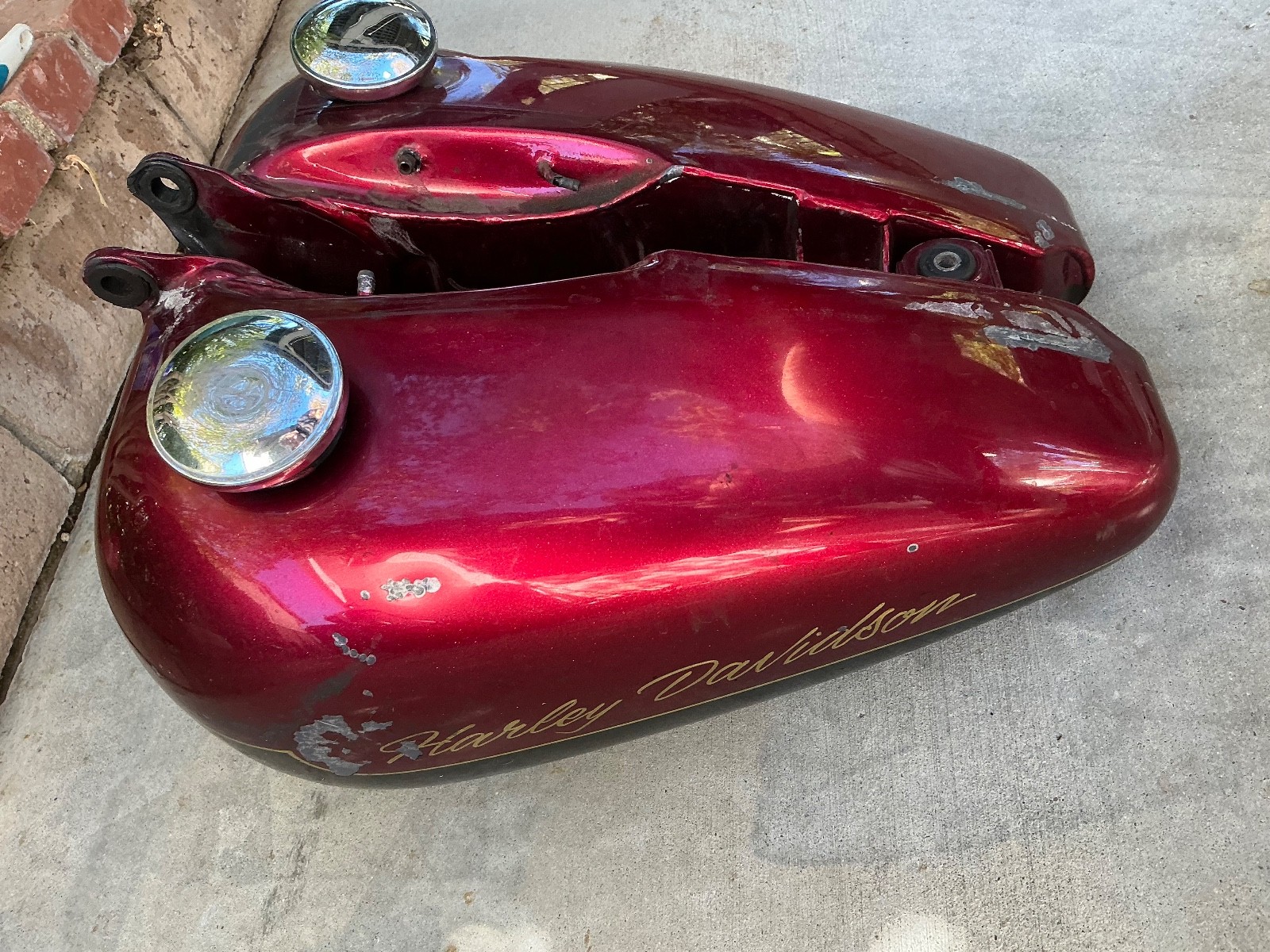 Harley Davidson RH/LH fuel tank #61291-97/61228-97 Harley Davidson RH/LH fuel tank #61291-97/61228-97
