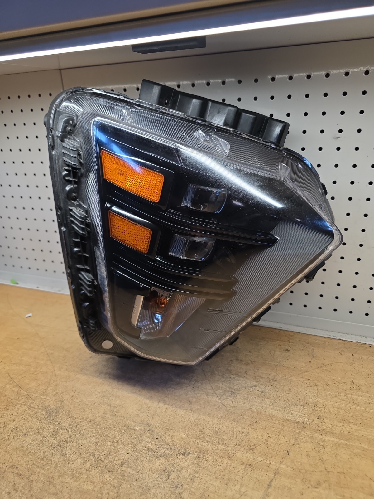 OEM 2024-2026 Hyundai Kona Electric LED w/Halogen Headlight RH Right Passenger 
