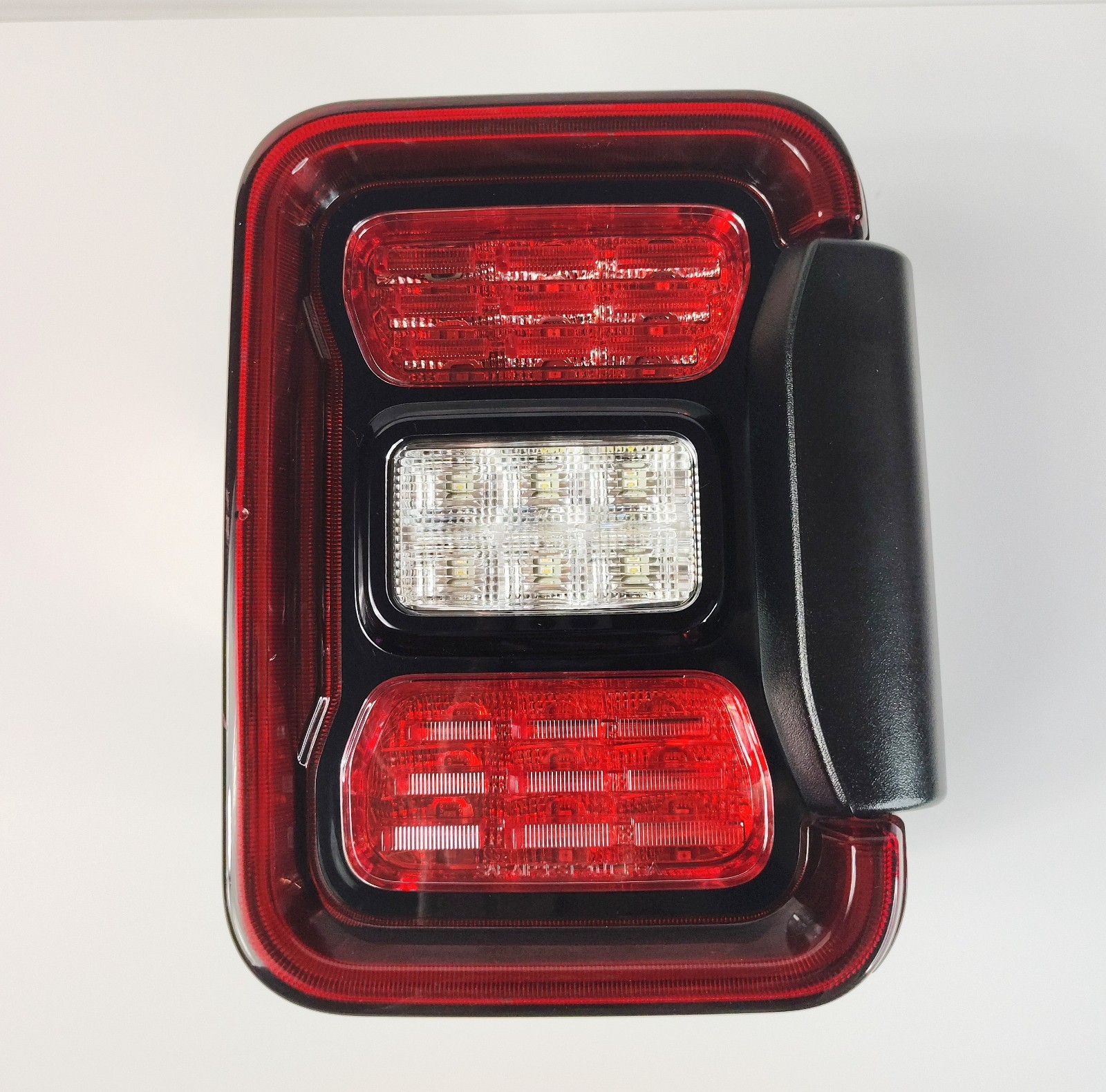 2020-2026 Jeep Gladiator Right Passenger Side Rear LED Taillight OEM 68336582AG 2020-2026 Jeep Gladiator Right Passenger Side Rear LED Taillight OEM 68336582AG
