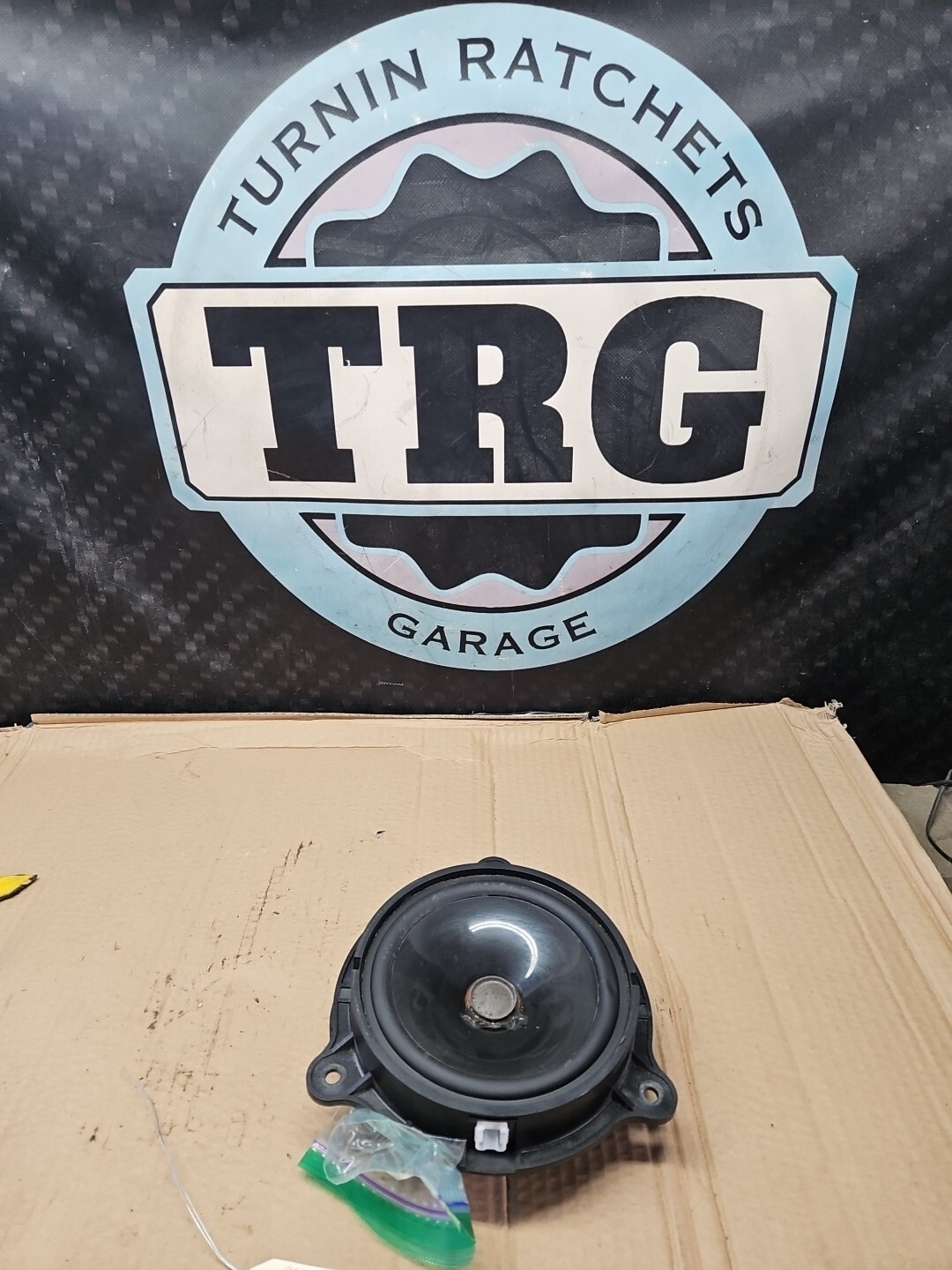 04-15 Nissan Titan Rear Door Left or Right Sound Speaker Assembly 28156-8S200