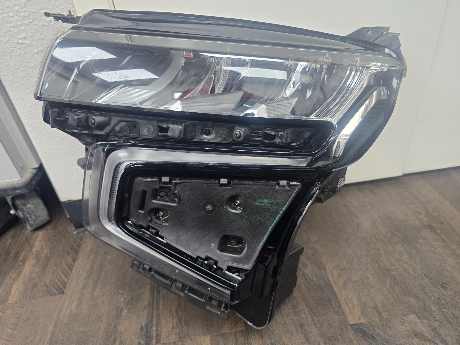 2021-2024 Chevrolet Tahoe Suburban Left Driver Side LED Headlight OEM 85004143