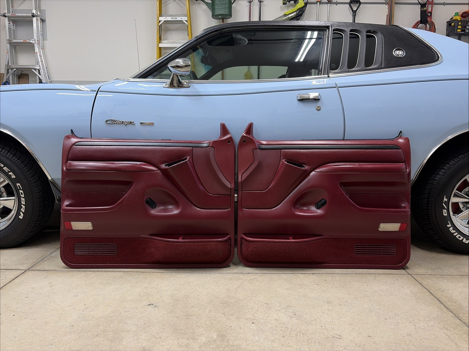 92–96 FORD F150 F250 BRONCO DOOR PANELS DARK RED DOOR PANELS BLACK XLT CLEAN OBS