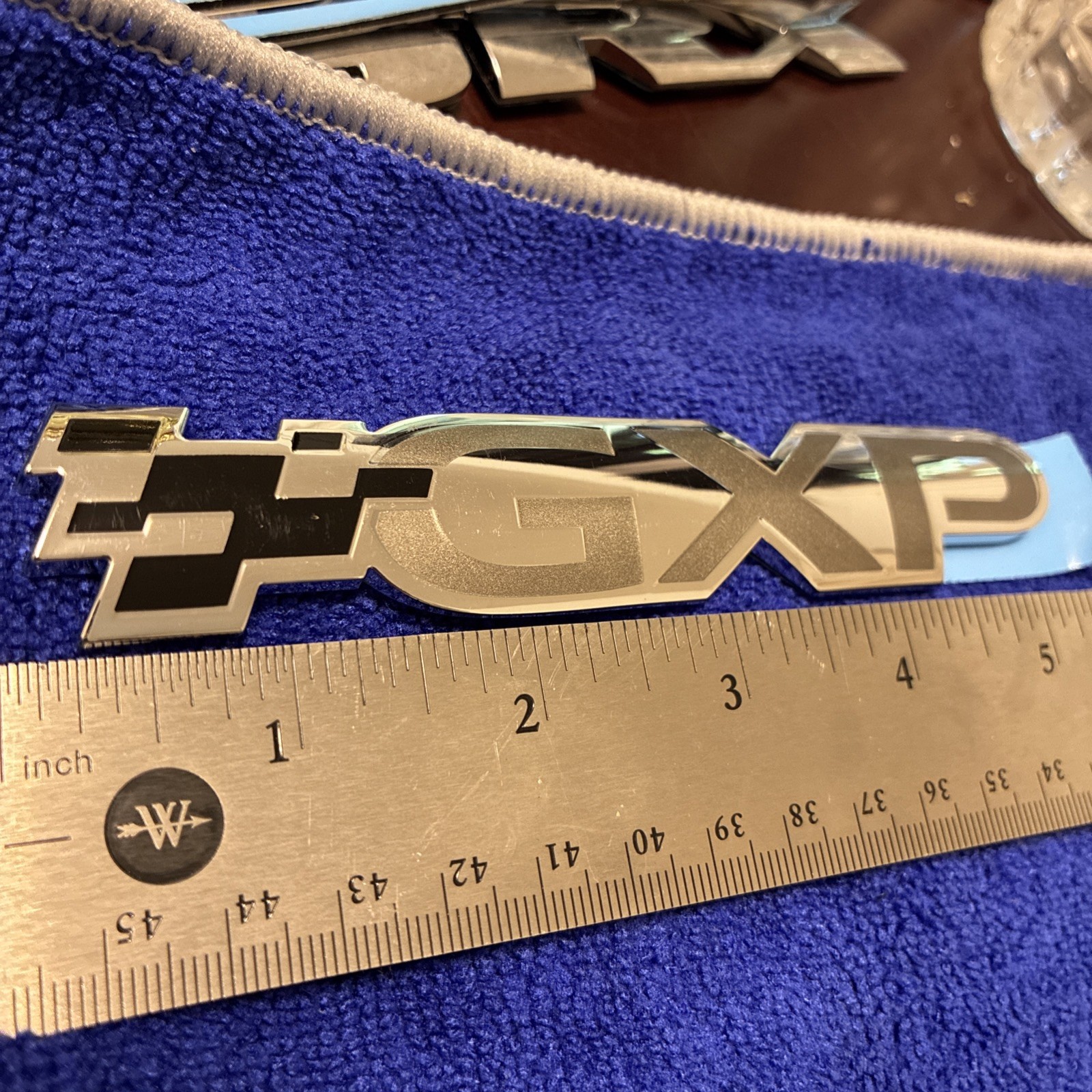 Pontiac G8 GXP Fender Emblem Badge (OEM GM)