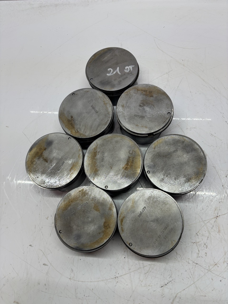 8x Pistons For Cadillac Escalade 6.0 V8 Petrol LQ9 364CUV8 810518