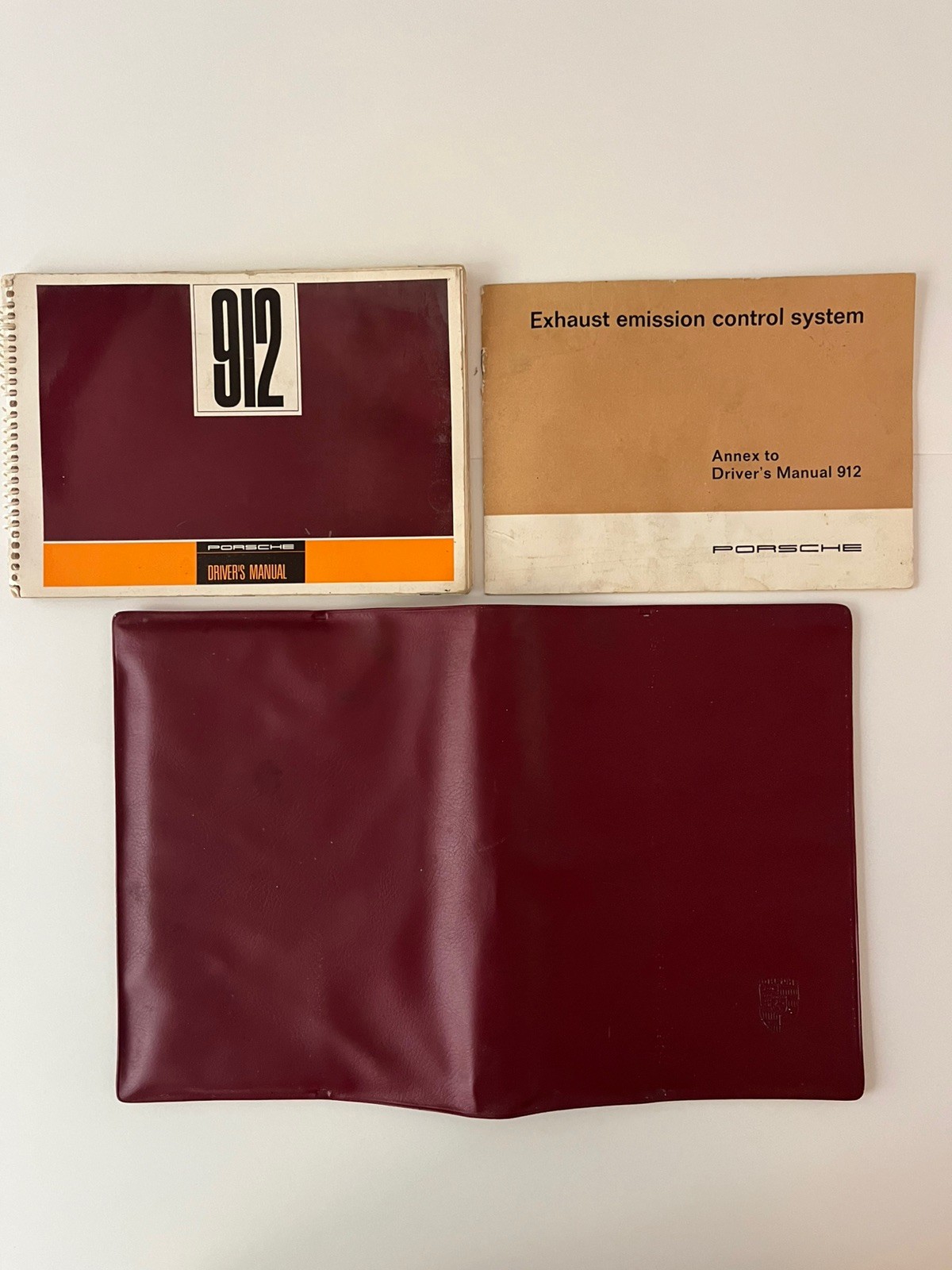 1968 Porsche 912 Owner’s/Driver’s Manual, vinyl sleeve, and EEC manual annex. 1968 Porsche 912 Owner’s/Driver’s Manual, vinyl sleeve, and EEC manual annex.