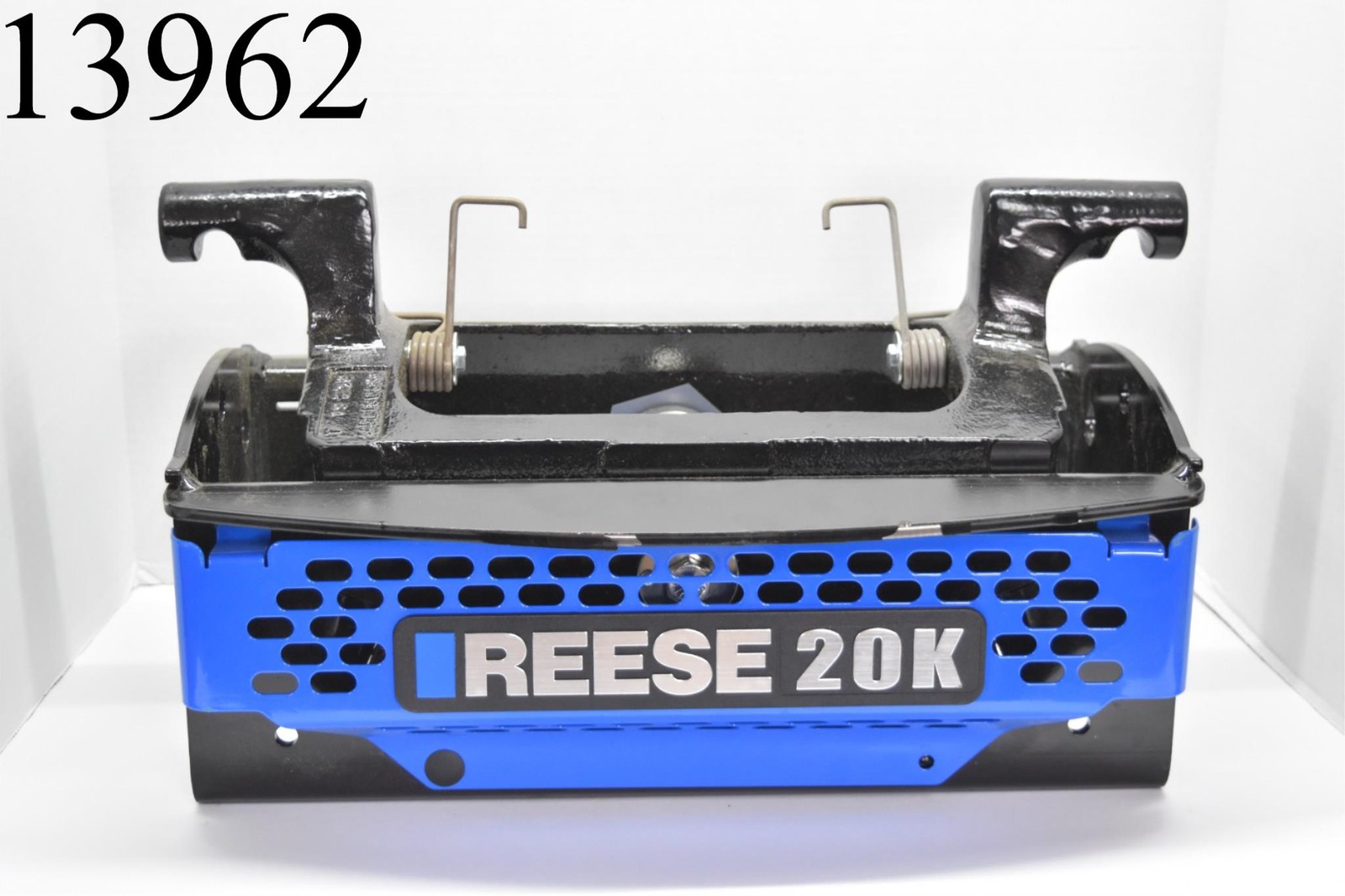 Reese 30884 M5 Fifth Wheel Hitch Center Section 20,000 lbs. Capacity 20K