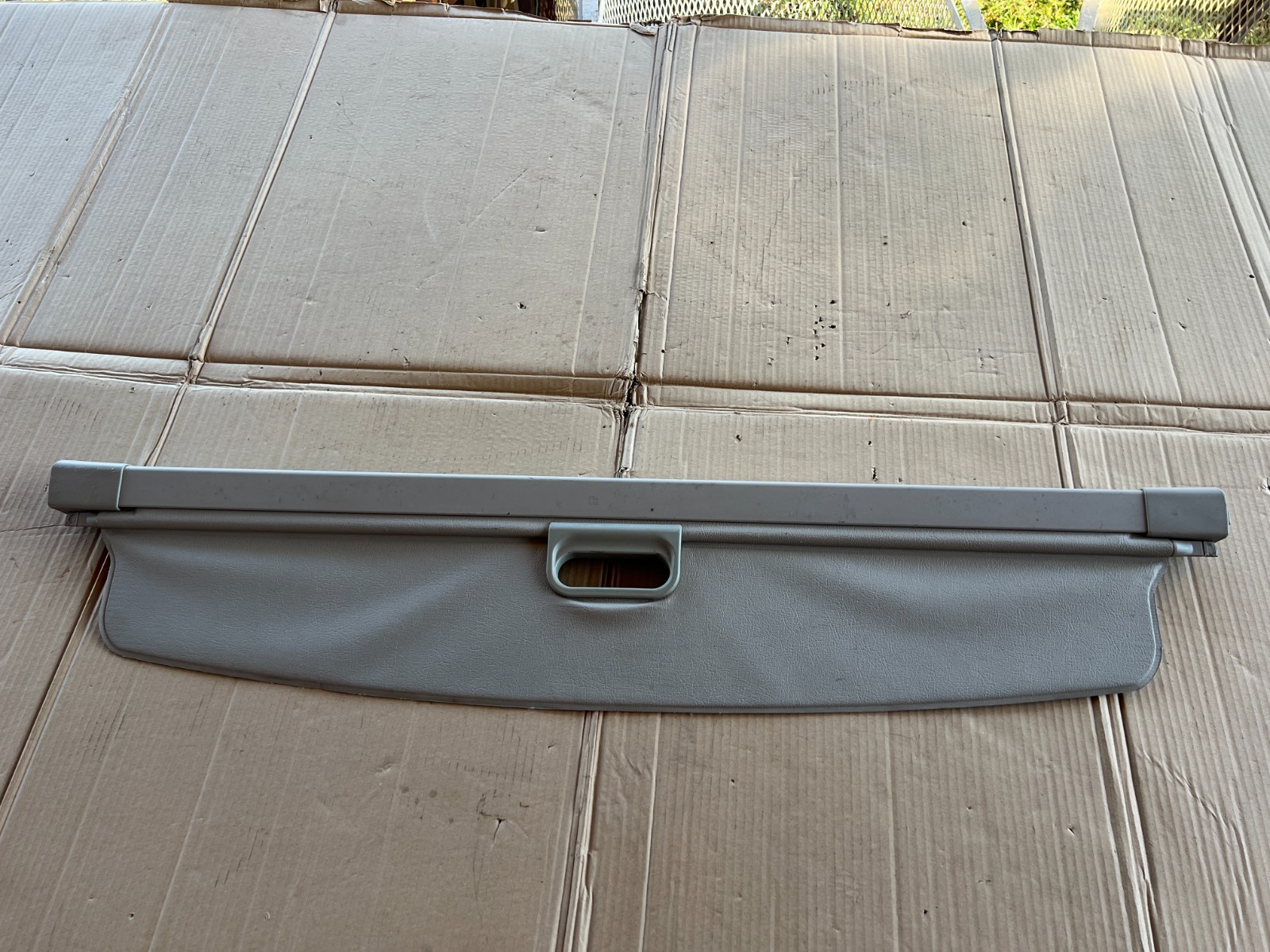 05-08 Dodge Magnum Retractable Rear Cargo Cover Trunk Luggage Shade Graystone