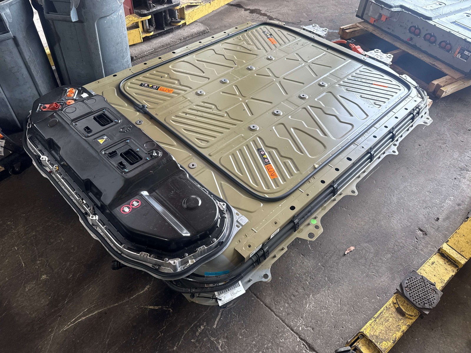 2027 RIVIAN R2 EV MAIN HIGH VOLTAGE BATTERY PACK ASSEMBLY 88KWH PT01360245-H OEM