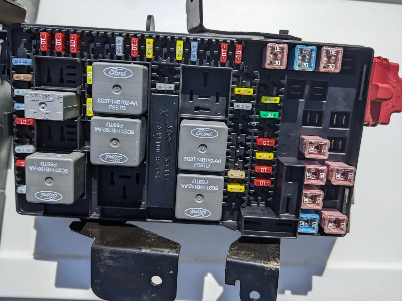 05-07 Ford F250 F350 Super Duty Interior Fuse Box Relay Junction 5C3T-14A067-MD