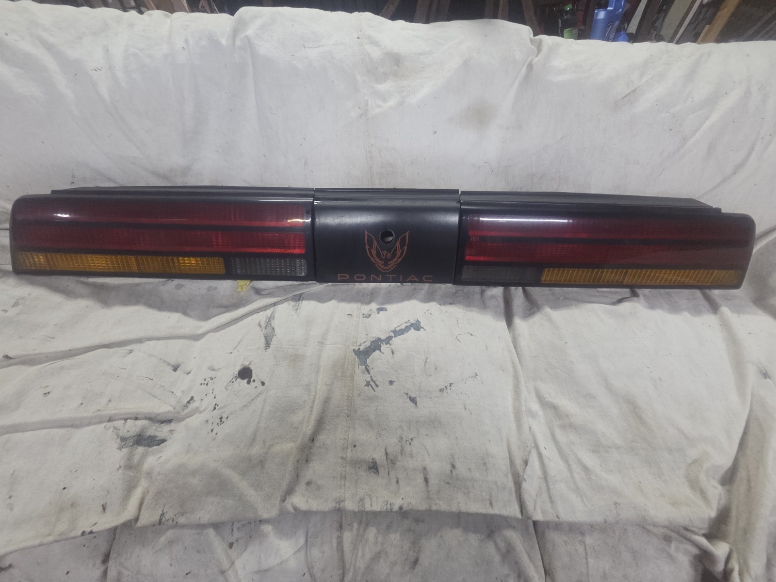 1991-1992 Pontiac Firebird Formula Tail Lights And Center Finishing Panel 3 Set 1991-1992 Pontiac Firebird Formula Tail Lights And Center Finishing Panel 3 Set