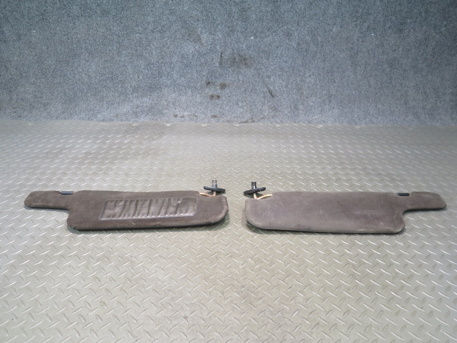 79-83 DATSUN 280ZX S130 SET OF 2 LEFT & RIGHT SUN VISOR W MIRROR OEM