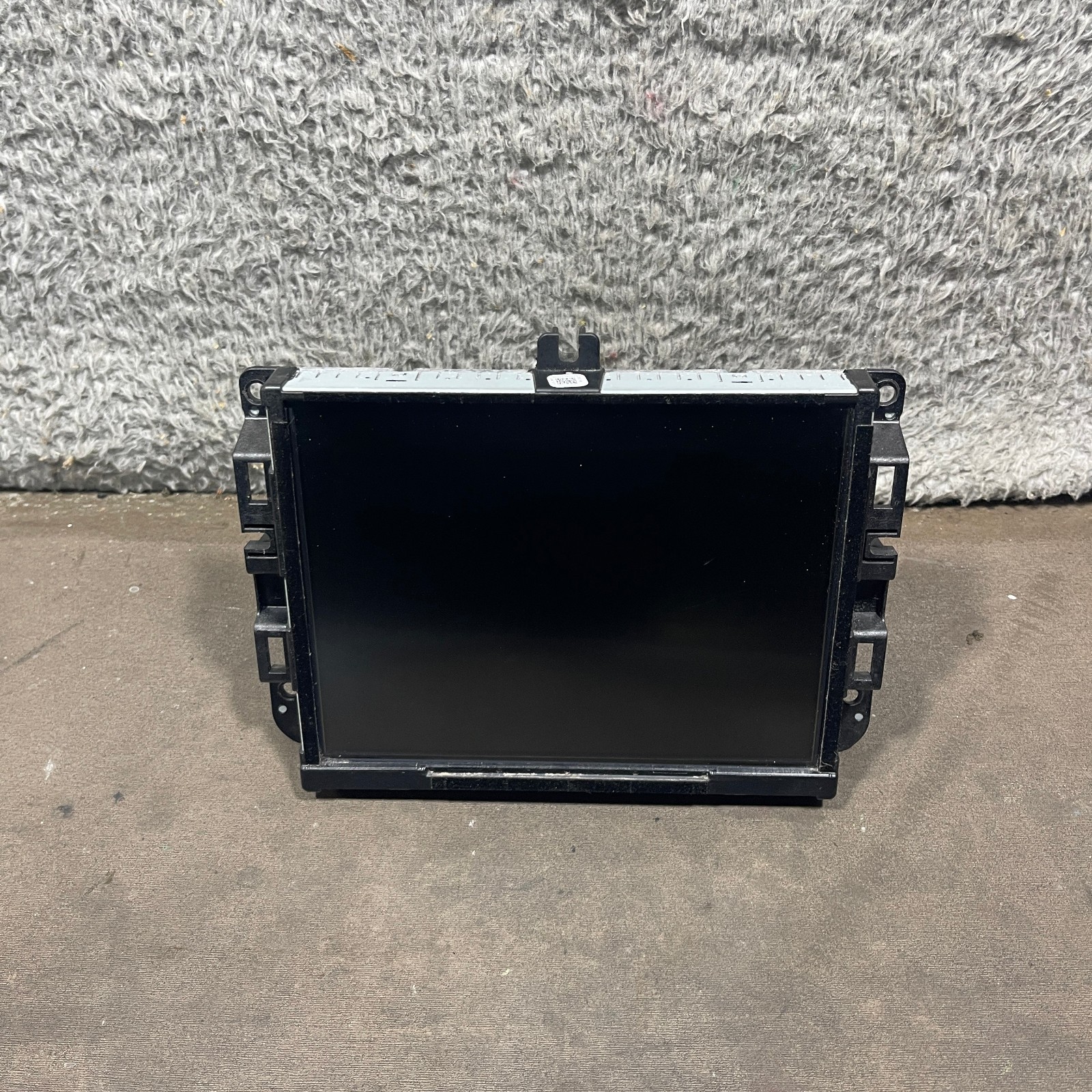 17 18 RAM 1500 Jeep Cherokee 8.4