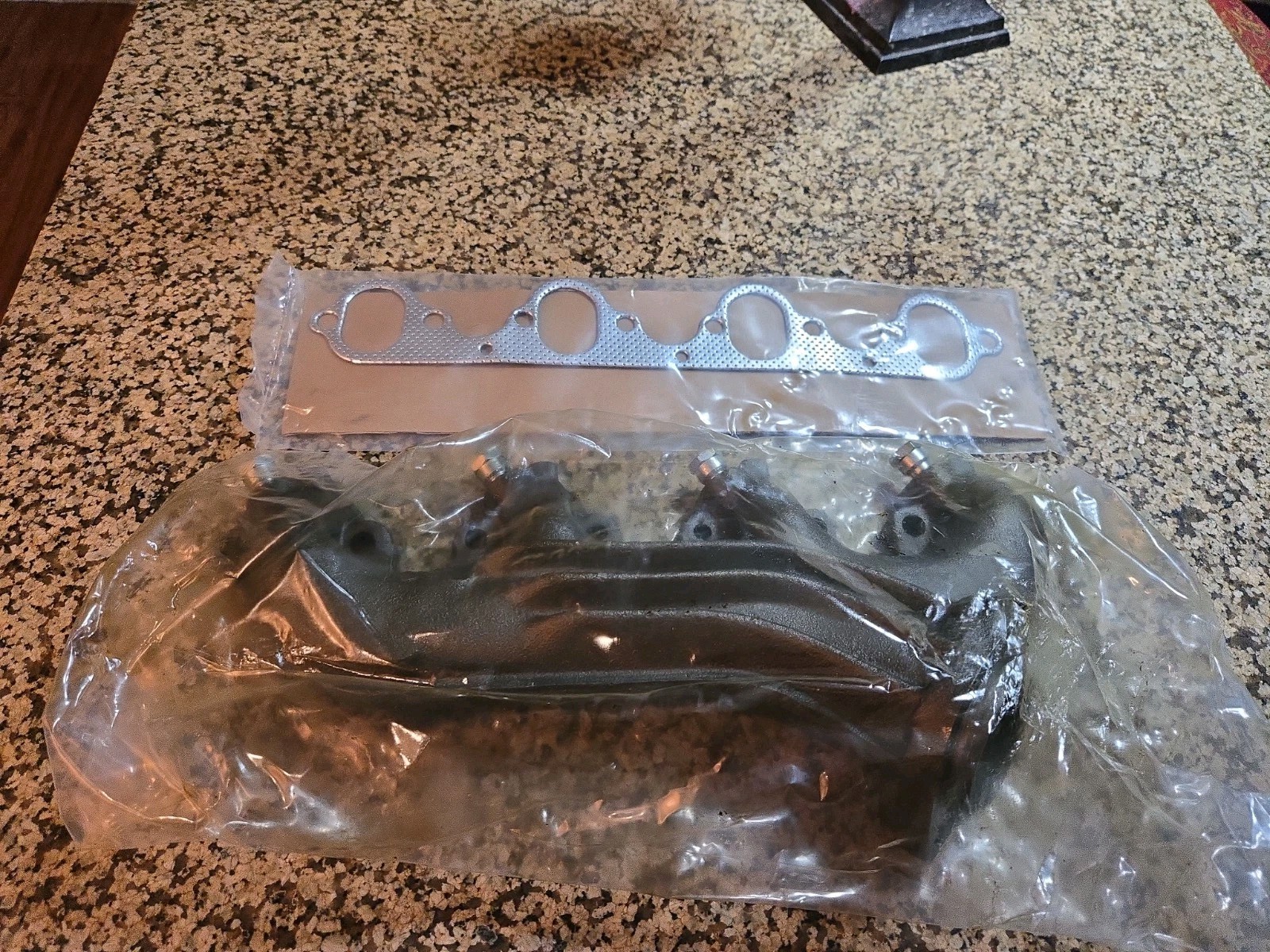 TRQ Exhaust Manifold Driver Side Left for 80-87 Ford Van Truck 7.5L V8 TRQ Exhaust Manifold Driver Side Left for 80-87 Ford Van Truck 7.5L V8