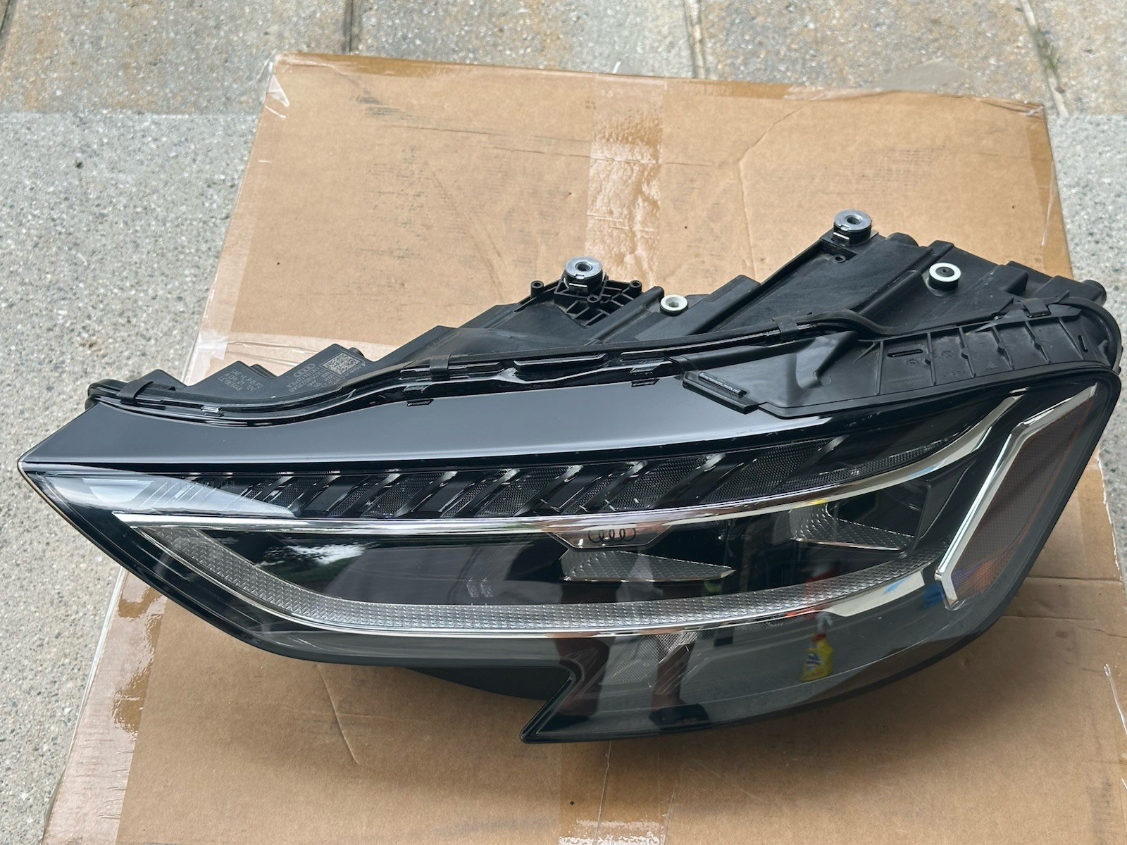 2022-2024 Audi A8 S8 OEM Left Driver Side Headlight 4N0 941 079 A, LED Matrix 2022-2024 Audi A8 S8 OEM Left Driver Side Headlight 4N0 941 079 A, LED Matrix